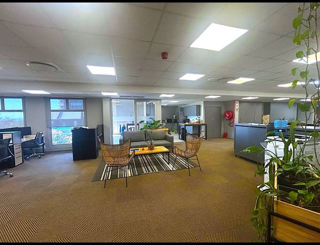 486M² OFFICE TO LET IN POINT WATERFRONT